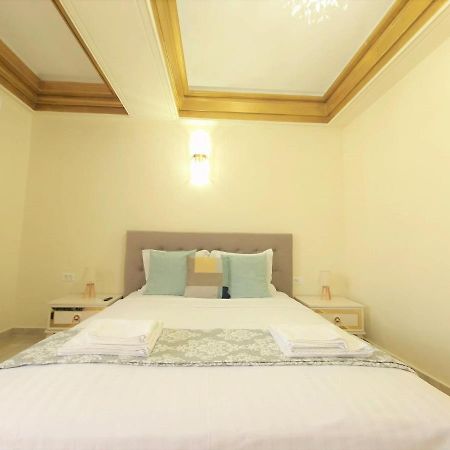 Laroka House Luxury Apartment City Center Universitate 부쿠레슈티 외부 사진