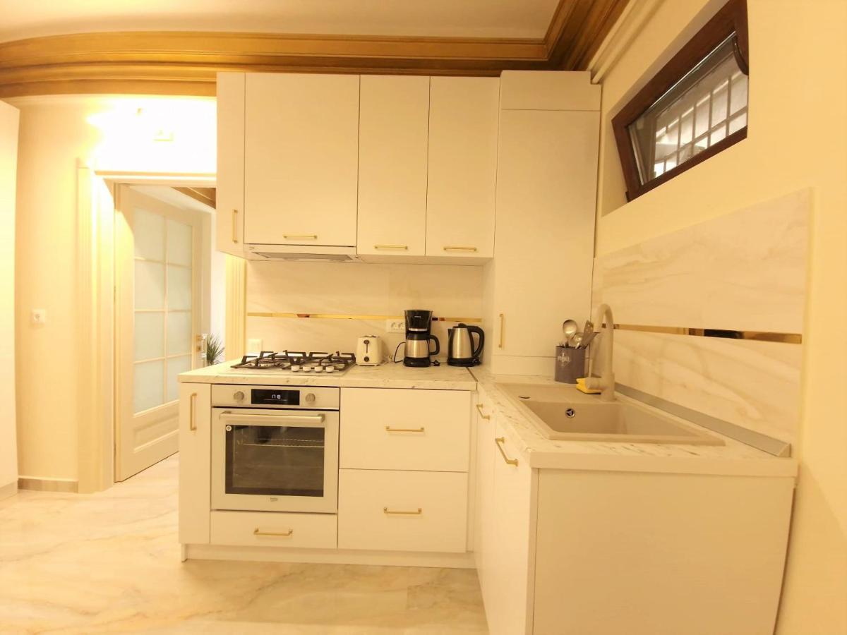 Laroka House Luxury Apartment City Center Universitate 부쿠레슈티 외부 사진