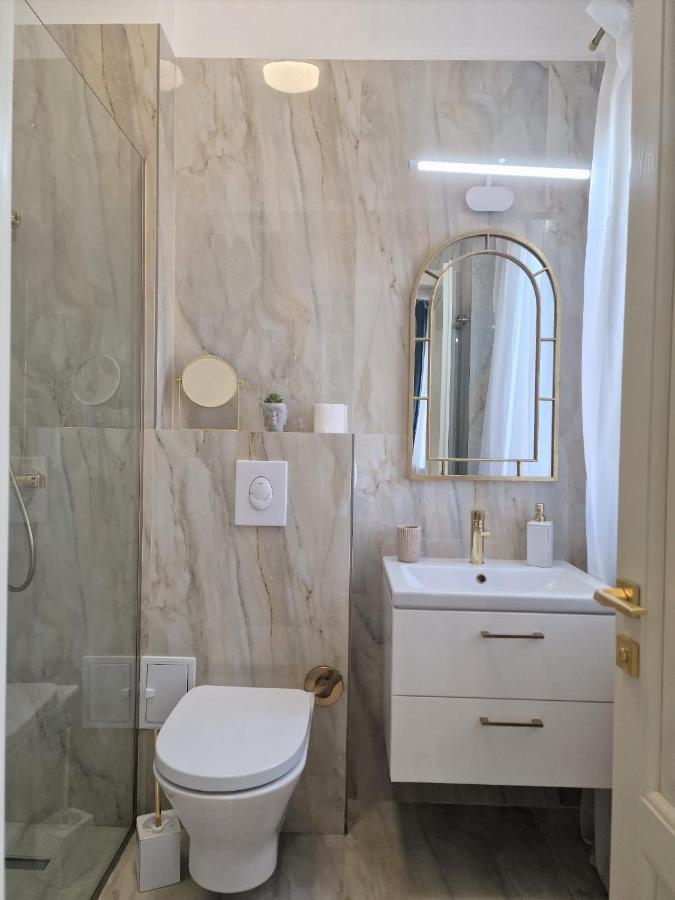 Laroka House Luxury Apartment City Center Universitate 부쿠레슈티 외부 사진