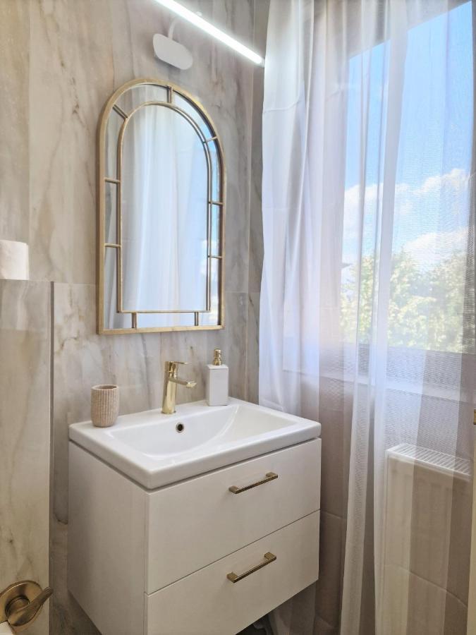 Laroka House Luxury Apartment City Center Universitate 부쿠레슈티 외부 사진
